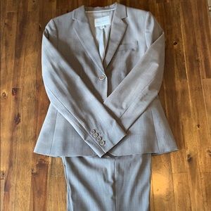 Banana 🍌 Republic Woman’s Dress Suit set